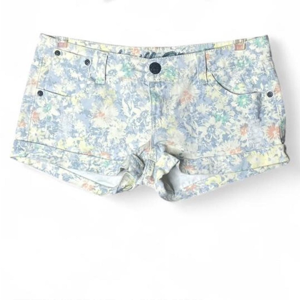 Y2K/Retro Vanilla Star Floral Low-Rise Jean Shorts Blue and Cream Juniors 7